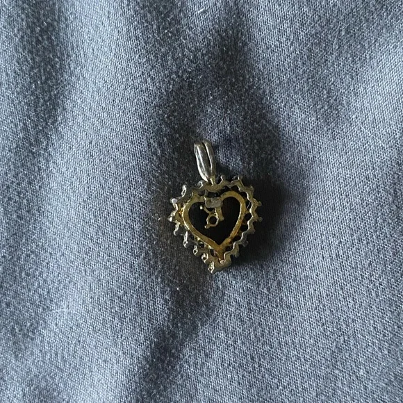 18K Vintage Heart Pendant with Diamonds